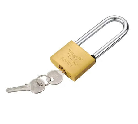 Verwijderbaar langboordslot met een combinatie van langboordsloten met dezelfde sleutel
